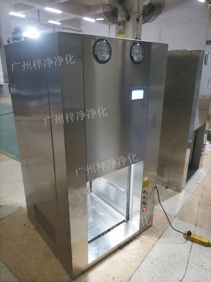 當(dāng)傳遞窗與機(jī)器人連接時(shí),機(jī)器人可以自動(dòng)從傳遞窗中取出或放入物料,實(shí)現(xiàn)物料的自動(dòng)傳遞。 當(dāng)傳遞窗與機(jī)器人連接時(shí),機(jī)器人可以自動(dòng)從傳遞窗中取出或放入物料,實(shí)現(xiàn)物料的自動(dòng)傳遞。